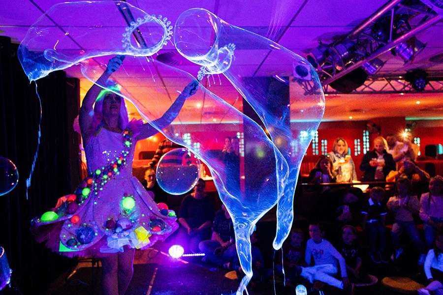 Seifenblasenshow neon